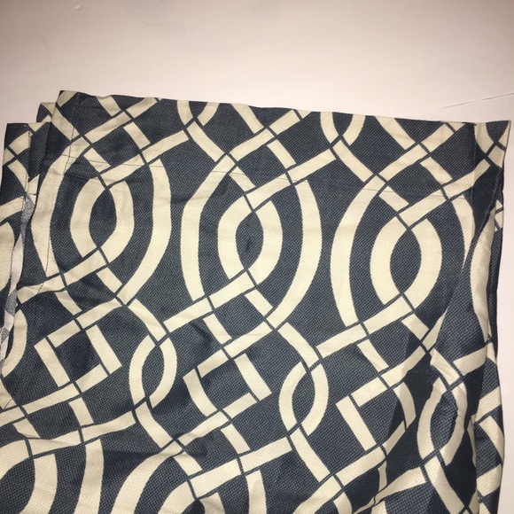 Pair of curtain panels - Picture 4 of 6